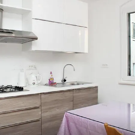 Apartament Lavanda *
